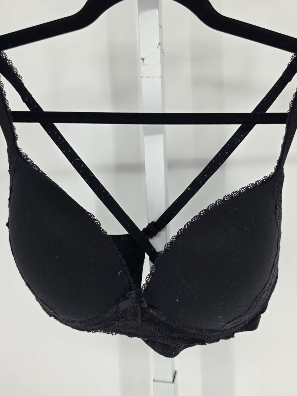 Body by Victorias Secret Womens Sz 36C No Wire T Shirt Bra Cross Back Black Lace